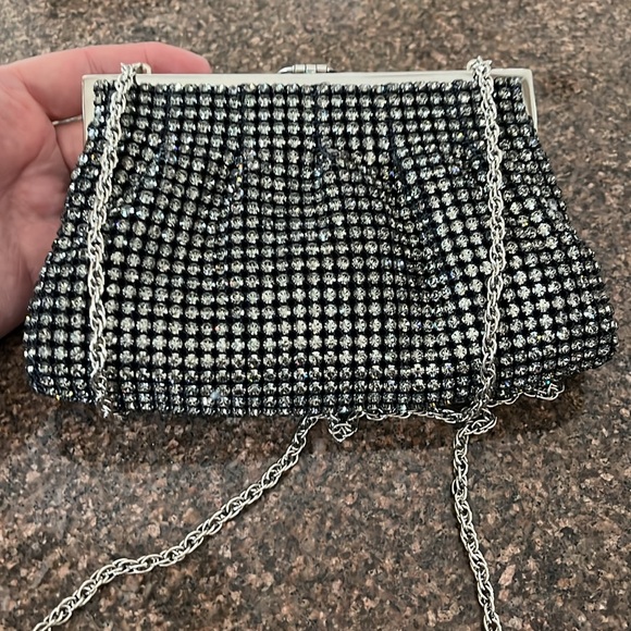 JOHANN BECKER GERMANY LADIES SILVER CRYSTAL CLUTCH CHAIN BAG-GORGEOUS